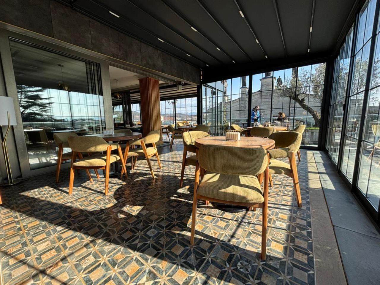 Grand Opera Hotel Kʼutʼaisi Exterior foto